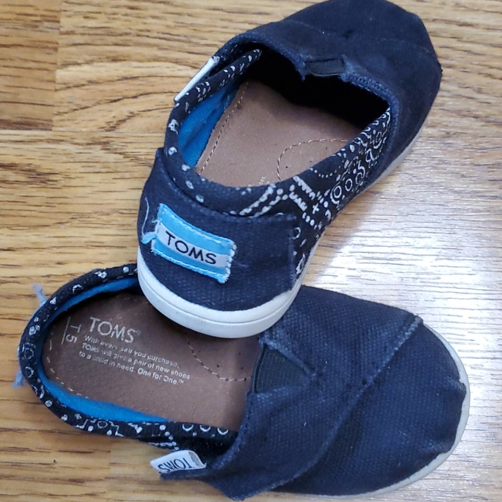 Black Baby Toms size 5
